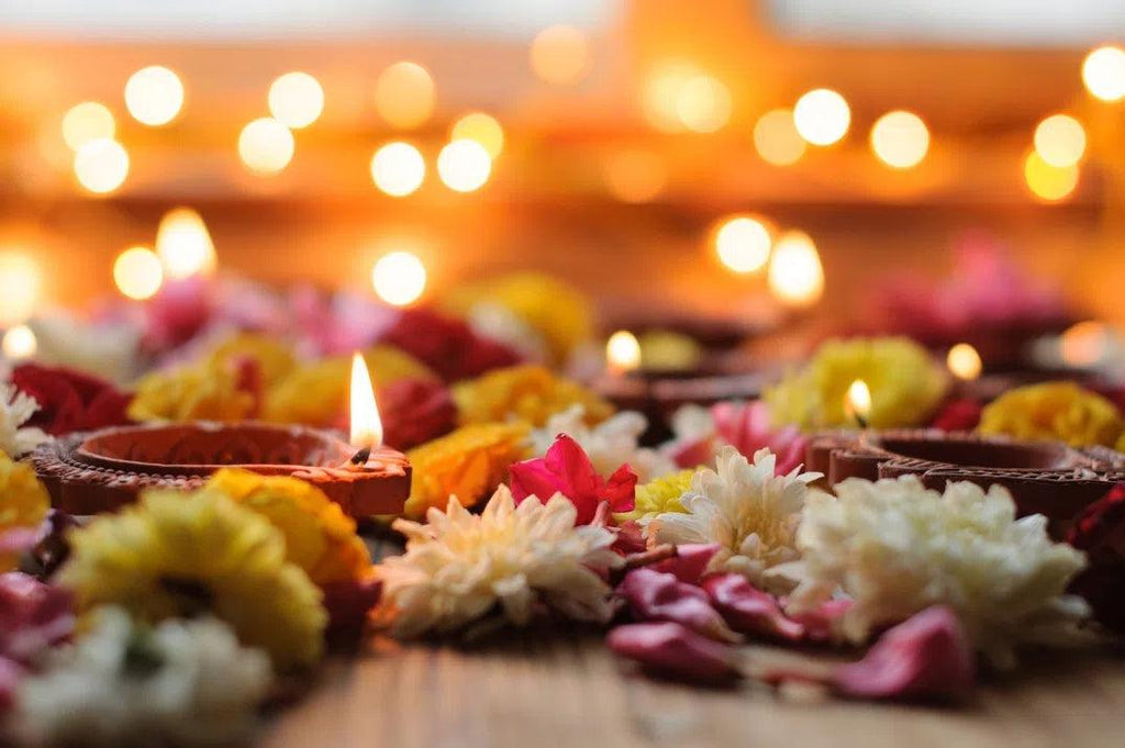 Diwali Gifts that Shine: Candles and Gifts to Illuminate the Festive Spirit
